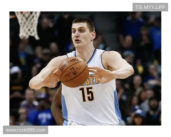 阿尔方斯·阿雷奥拉持续表现稳健，成为英超赛季重返巅峰的重要守护者