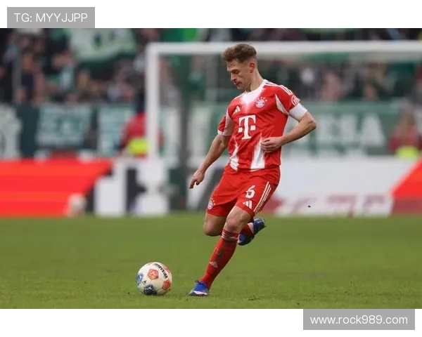 基米希训练方式注重高强度对抗与位置适应性，近期状态保持稳健