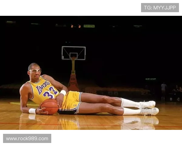 威尔特张伯伦单打数据压制拉塞尔彻底改变内线统治格局