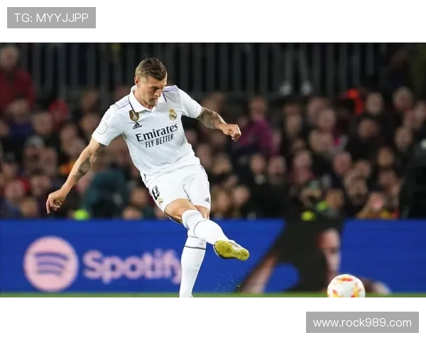 皇马中场防守断档问题显现，表面控场实则稳定性承压